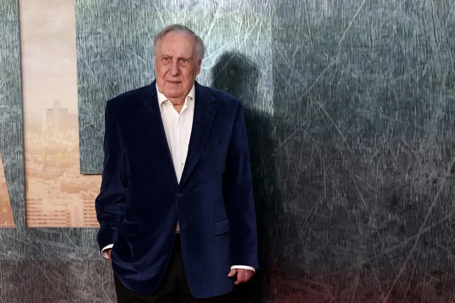 Murió a los 86 años el escritor británico Frederick Forsyth, autor de "El día del Chacal"