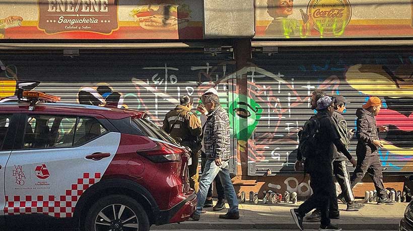 Denuncian intervención no autorizada en edificio de Valparaíso: “Están prohibidos los rayados”