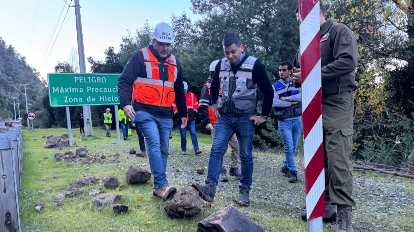 San Fabián: Comienza la instalación de mallas para evitar caída de rocas en ruta