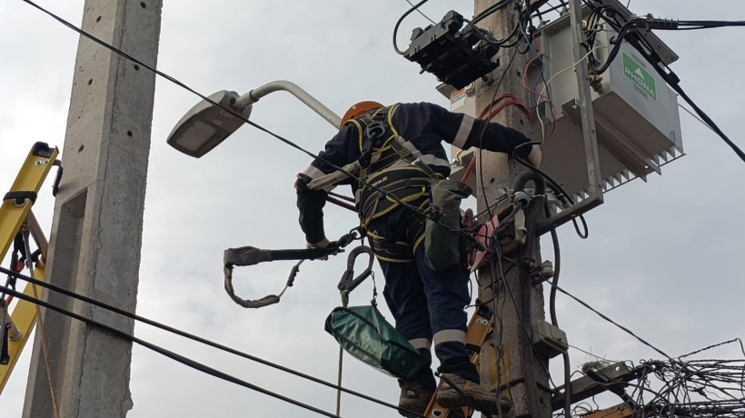 CGE y Tusan lanzan innovador proyecto e instalan primeros transformadores eléctricos “verdes” del país