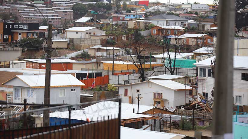 Afectados del megaincendio en alerta por llegada de sistema frontal: “Las casas no están bien terminadas”