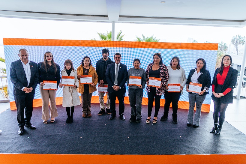 Plan educacional de Escondida | BHP cumple 10 años: nueva generación de becados en Coloso y comunidades indígenas
