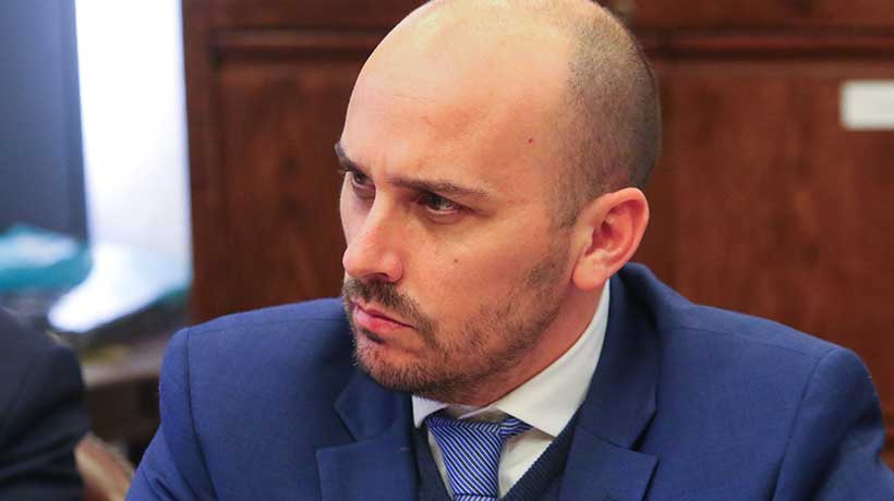 Diputado Longton califica de “insuficiente” la respuesta de Boric a comisión por casa de Allende
