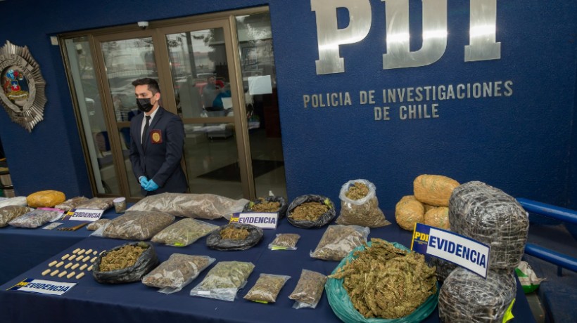 Detienen a funcionarios públicos por tráfico de drogas en Chillán