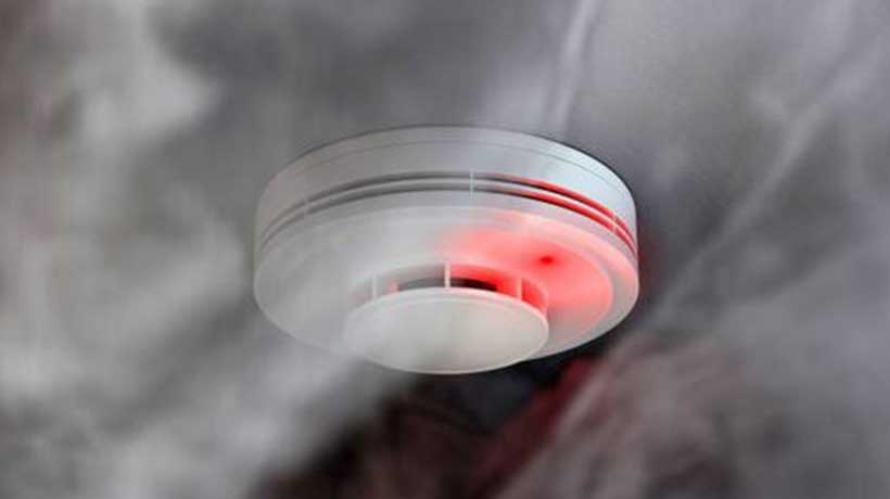 Cámara aprueba proyecto que obliga a instalar detectores de humo en viviendas nuevas