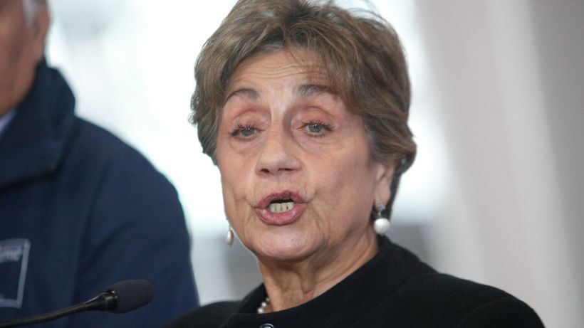 Ministra López asumió responsabilidad por "autoveto" del gobierno a proyecto proinversión