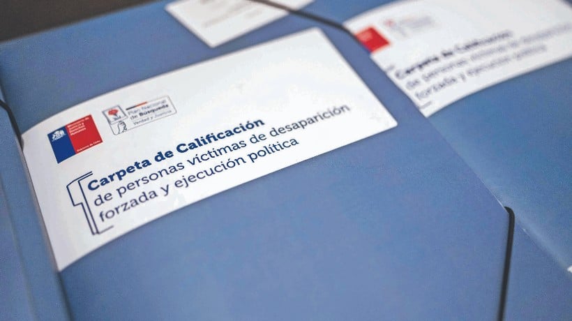Inicia entrega de carpetas de calificación a familiares de víctimas de la dictadura