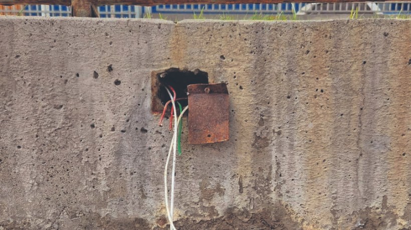 "Crítica situación": denuncian robo de cables en Plaza del Bombero en Antofagasta