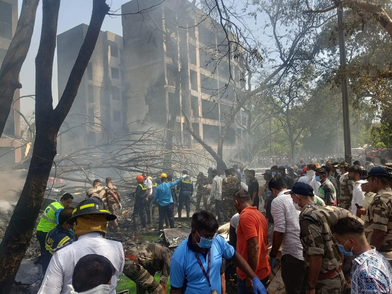 Hallan a un sobreviviente del trágico accidente aéreo ocurrido en la India