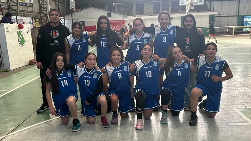Alumnas del Instituto del Puerto se coronan campeonas comunales de básquetbol Sub 14