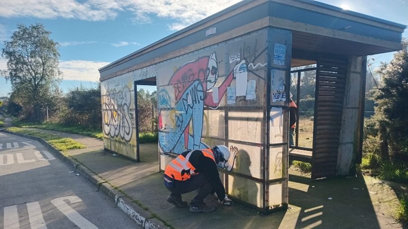 Continúan los trabajos de reparación en paraderos de diferentes puntos de Puerto Montt