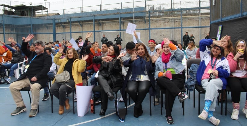 Estudiantes del Colegio Manuel Guerrero brillaron en 8vo Festival de Inglés
