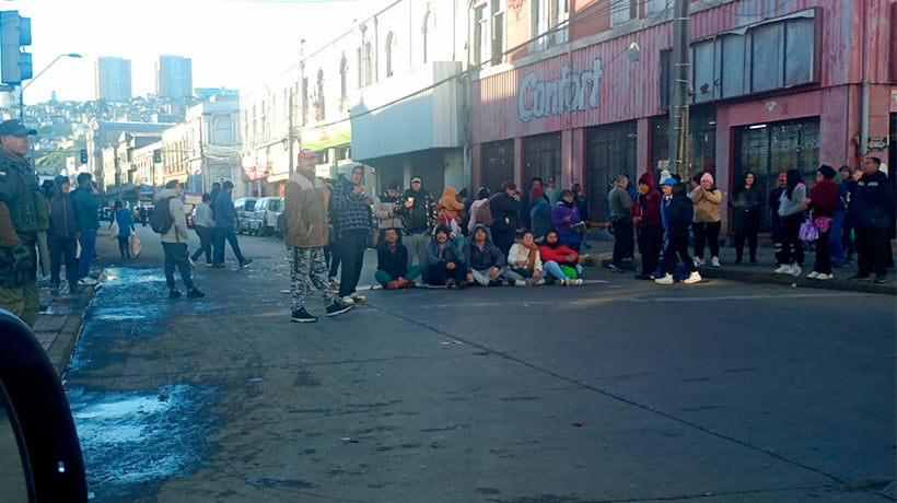 Comerciantes ambulantes se manifestaron en las inmediaciones del Mercado Cardonal
