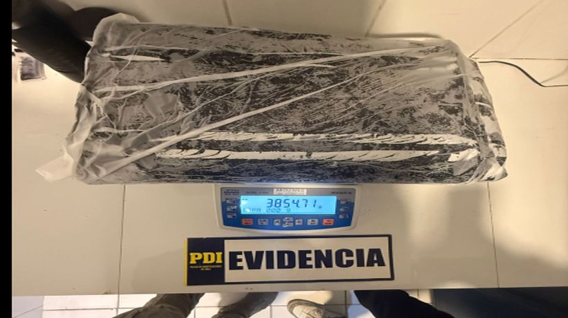 Sorprenden a mujer en la avanzada El Loa transportando en su maleta más de tres kilos de cocaína