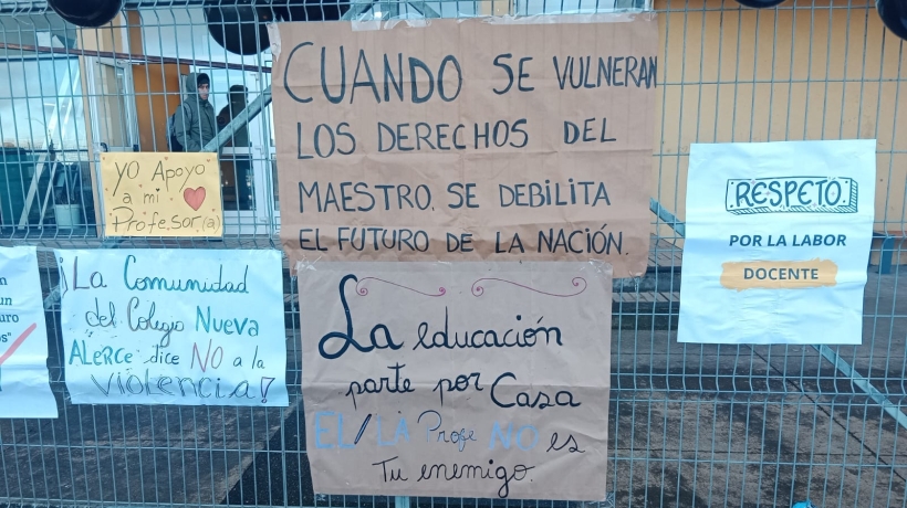 Colegio Nueva Alerce se manifiesta en apoyo a profesora por ciberacoso