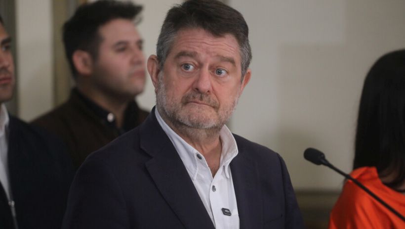 UDI se sumó a republicanos para pedir destitución de Claudio Orrego