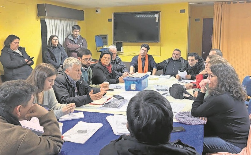 Las Ánimas: vecinos de población Arturo Prat exigen solución a falta de alcantarillado