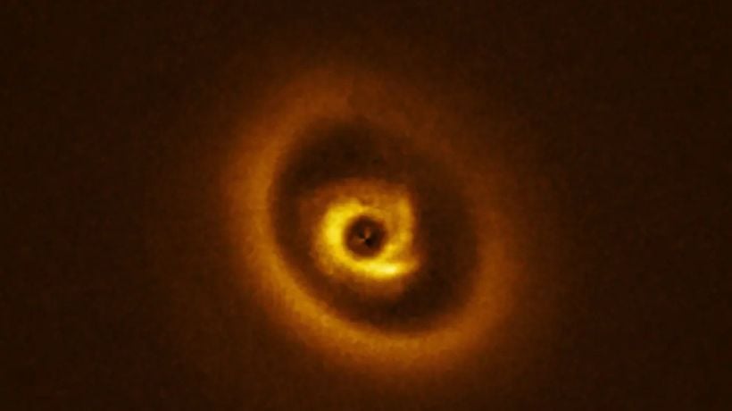 Telescopio en Cerro Paranal registra nacimiento de un planeta gigante