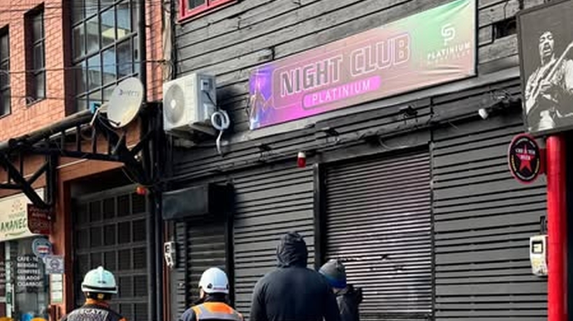 Rescataron a hombre que quedó encerrado en local nocturno de Puerto Montt