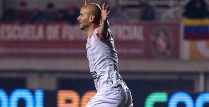 Con un solitario gol del “Sacha” Sáez Unión La Calera venció a un Limache que no tuvo contundencia