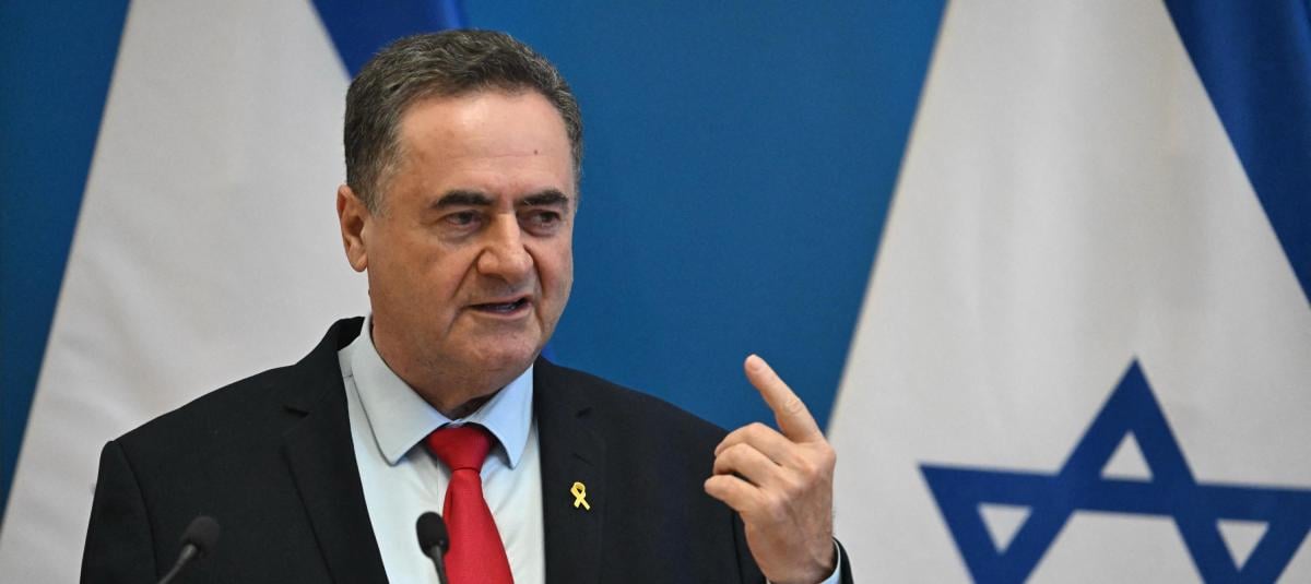 Ministro de Defensa israelí: "Si Jameneí continuá disparando misiles, Teherán arderá"