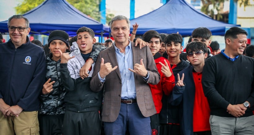 Violencia escolar: primera expo preventiva en el Liceo Mario Bahamonde de Antofagasta