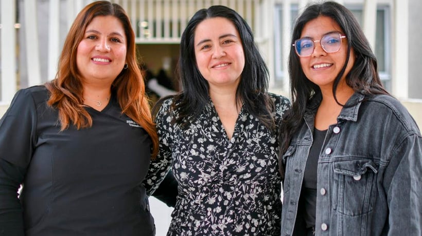 Estudiantes iquiqueñas participan de investigación en torno al efecto de las palabras en adultos mayores