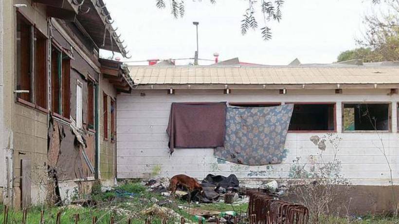 Vecinos de Bellavista denuncian que jardín infantil abandonado estaría tomado por delincuentes