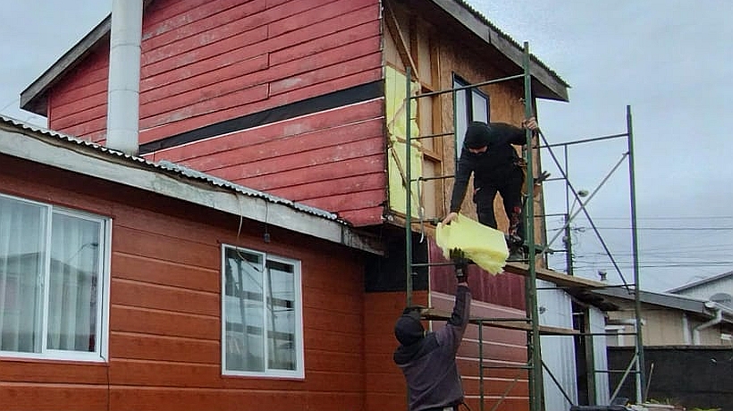 Cuestionan gestión del seremi de Vivienda por baja en subsidios térmicos en Los Lagos