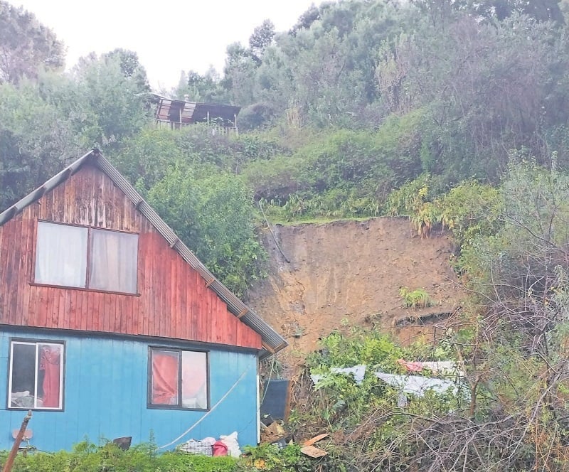 Remociones en masa y casas dañadas dejó el temporal en Los Ríos