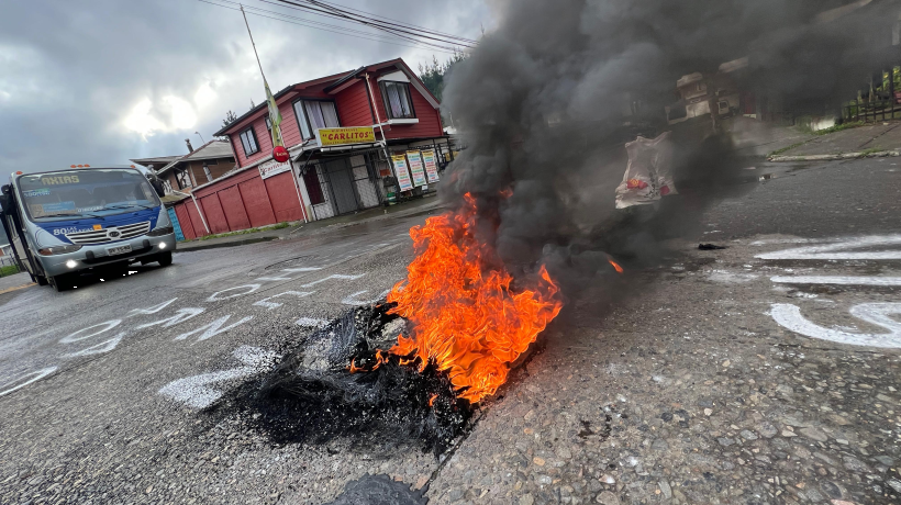 Vecinos del Biobío realizan protestas por extensos cortes de luz provocados por el sistema frontal
