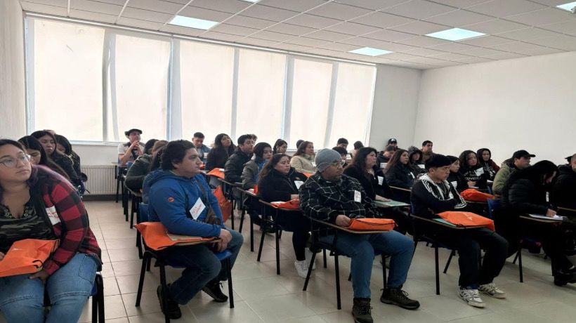 OMIL Puerto Montt logra reclutar 200 operarios para la temporada 2025-2026 en Aquachile