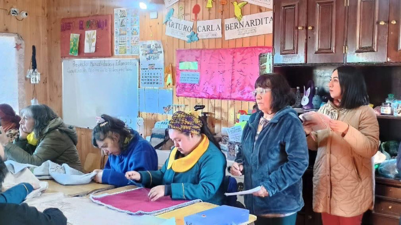 Ancud impulsa la inclusión social con taller de sublimación para padres y cuidadores del centro "Sonrisas de Ángeles"