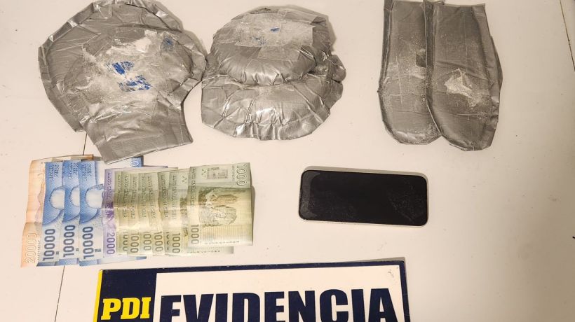 Sorprenden a mujer que llevaba ketamina adosada a cuerpo en Tarapacá