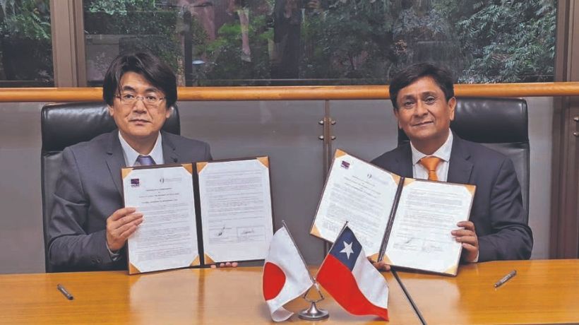 Gobernador de Antofagasta firmó en Japón traspaso del telescopio MiniTAO