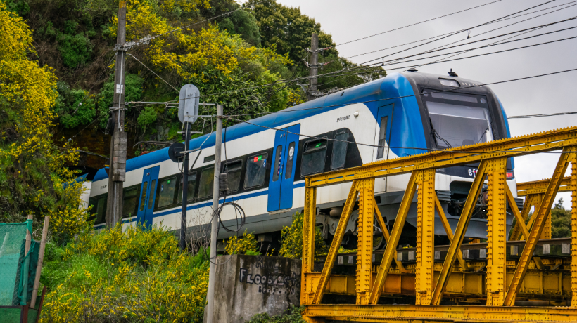 Restablecen servicios de Biotrén tras falla eléctrica en catenaria en el Puente Ferroviario del Biobío