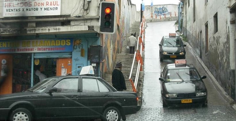 Valparaíso: cuatro locales de calle Clave están cerrados por grave deterioro de antiguo edificio