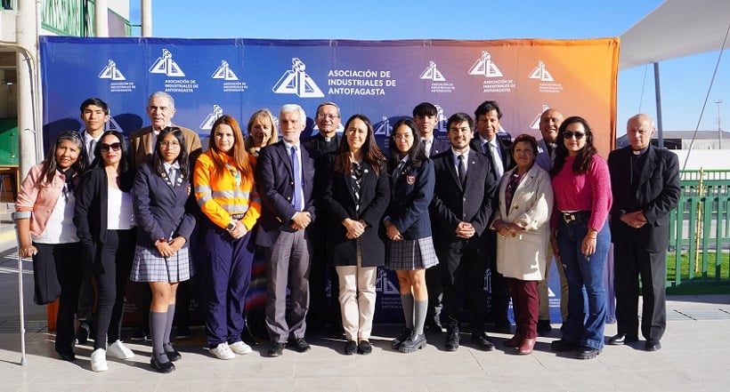 Alumnos de Don Bosco visitaron Barcelona para analizar educación en energías renovables y mantención