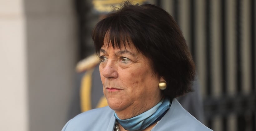 Ministra Delpiano anuncia revisión de protocolos tras robo de armamento en regimiento Maipo