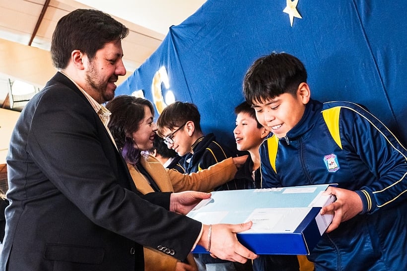 Beca TIC beneficiará con computadores a 6.813 escolares en la Región de Los Lagos