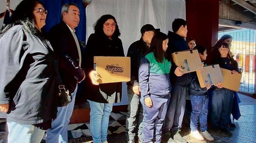 Vecinos realizan campaña para donar notebooks a escuela de Lo Gallardo