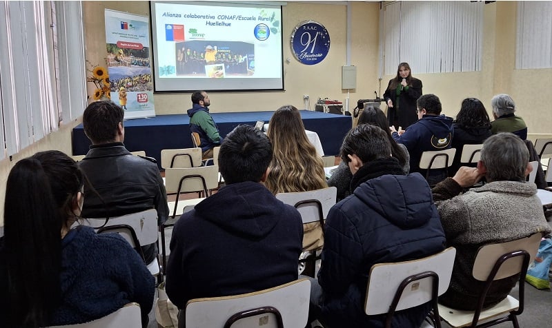 Conaf capacita a docentes en prevención de incendios forestales y educación ambiental en la región de Los Ríos
