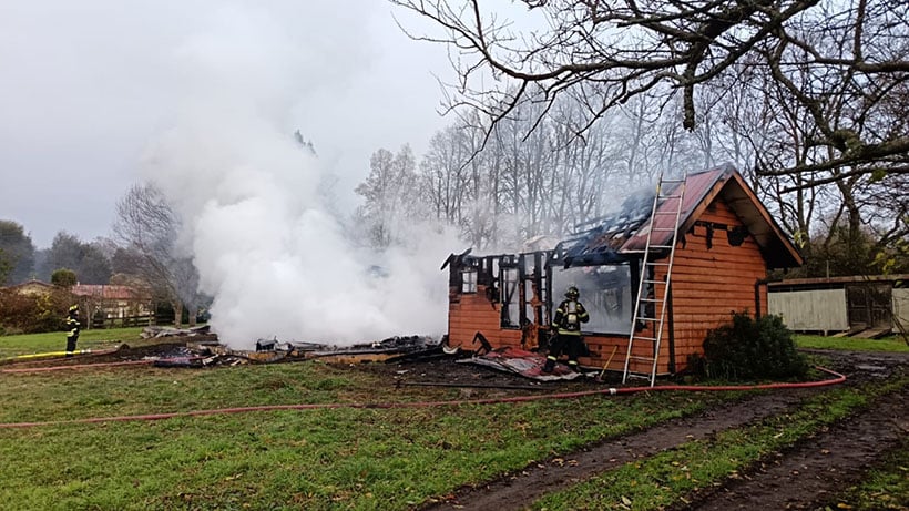 Incendio destruyó vivienda en sector Las Quemas de Osorno