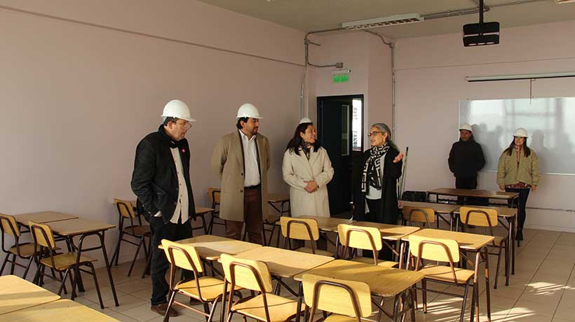 Verifican avance de obras en el Liceo Bicentenario Marítimo: se espera que finalicen en octubre