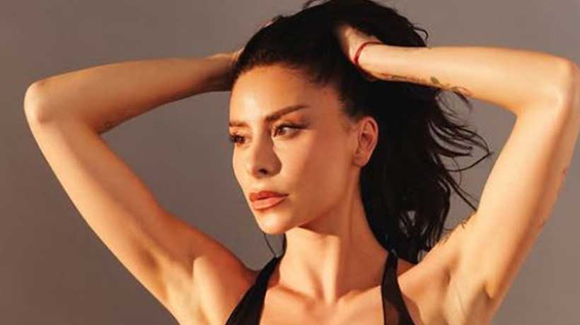 “Monopolizan la carrera de los artistas”: Cami Gallardo se lanza contra disquera por “contrato abusivo”