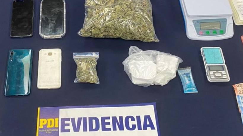 Detienen a dos mujeres en operativo contra banda narco en San Antonio