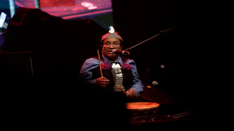 Cantores Sofía Painequeo y Joel Maripil realizarán concierto gratuito por celebración de We Tripantu en Curarrehue