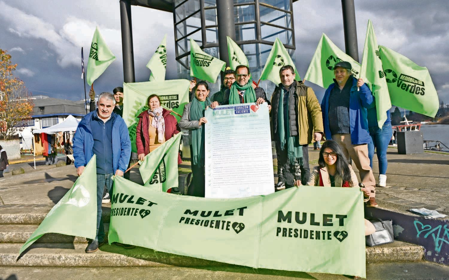 Candidato Jaime Mulet visitó Valdivia y firmó su “Compromiso de Los Ríos”