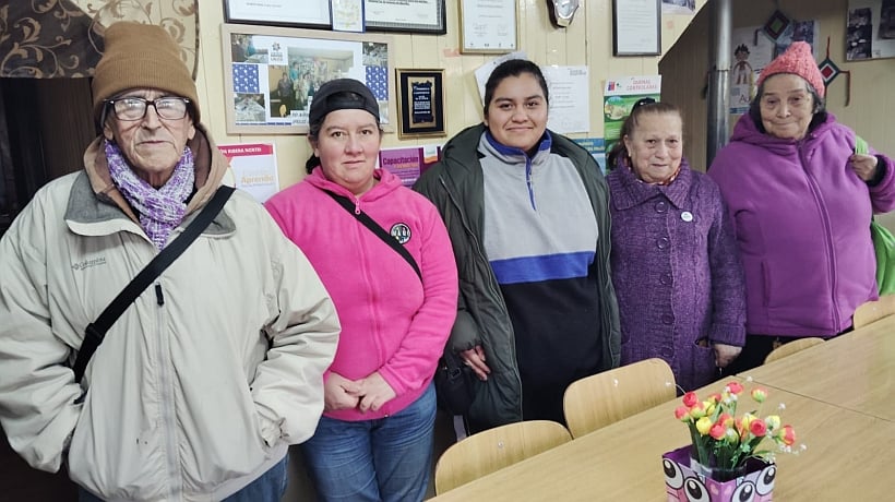 Adultos mayores del sector La Pasada de Maullín iniciaron clases de alfabetización