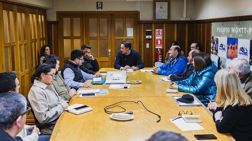 Proyectan plan de reactivación comercial de calle Antonio Varas de Puerto Montt